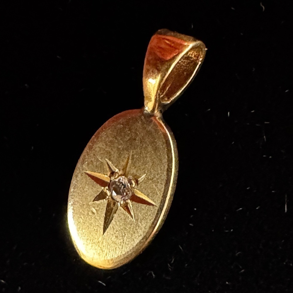 Vintage 14k yellow gold oval diamond starburst pendant charm (104)